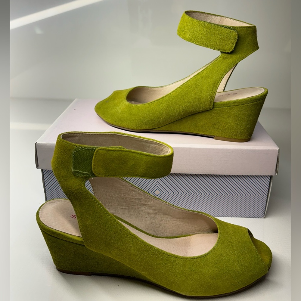 Sacha London Pistachio Wedge Size 8